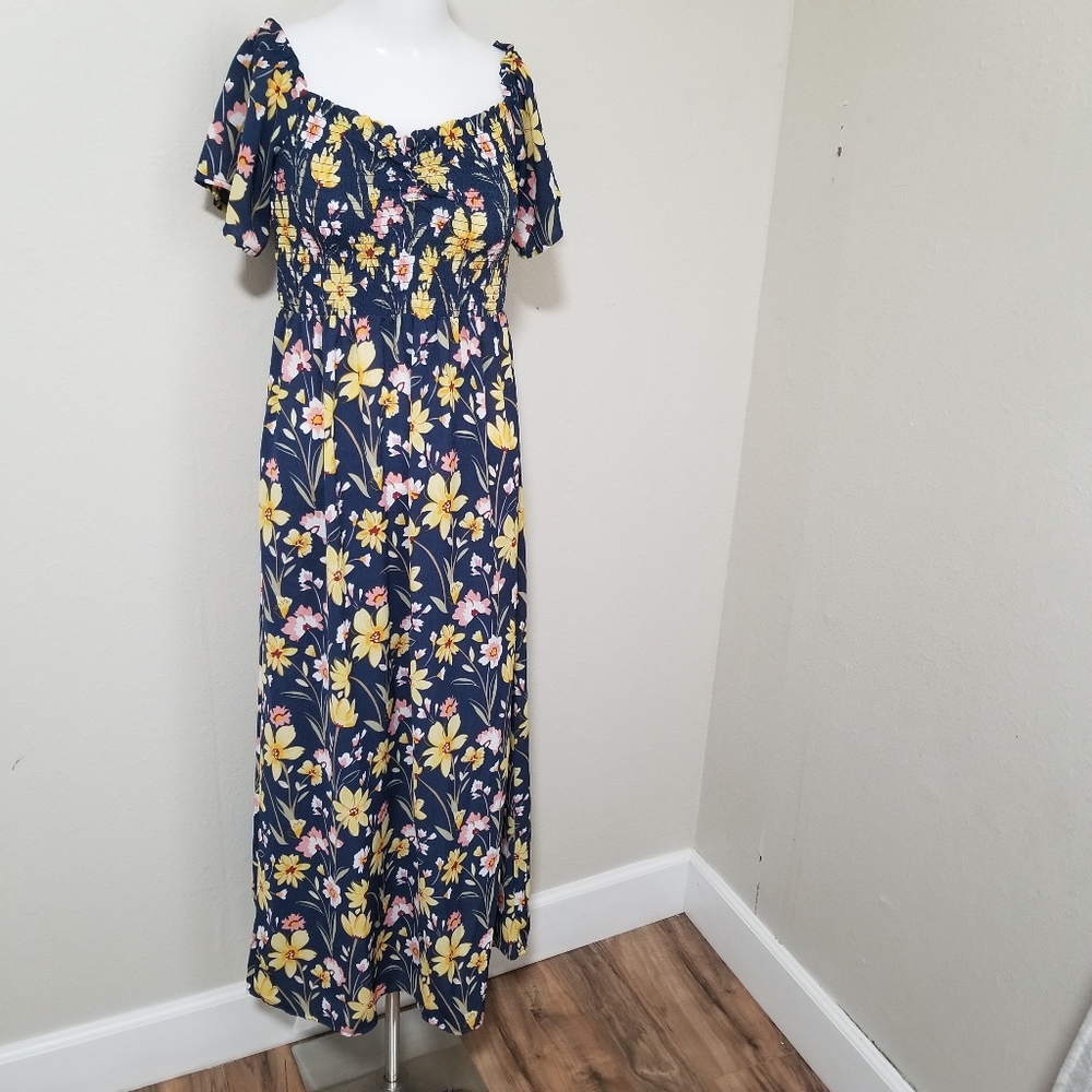Maxi Dress  Women's Size  M